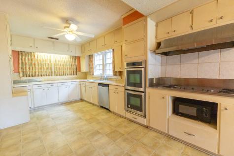 1001 W Walnut Street Coleman TX 76834