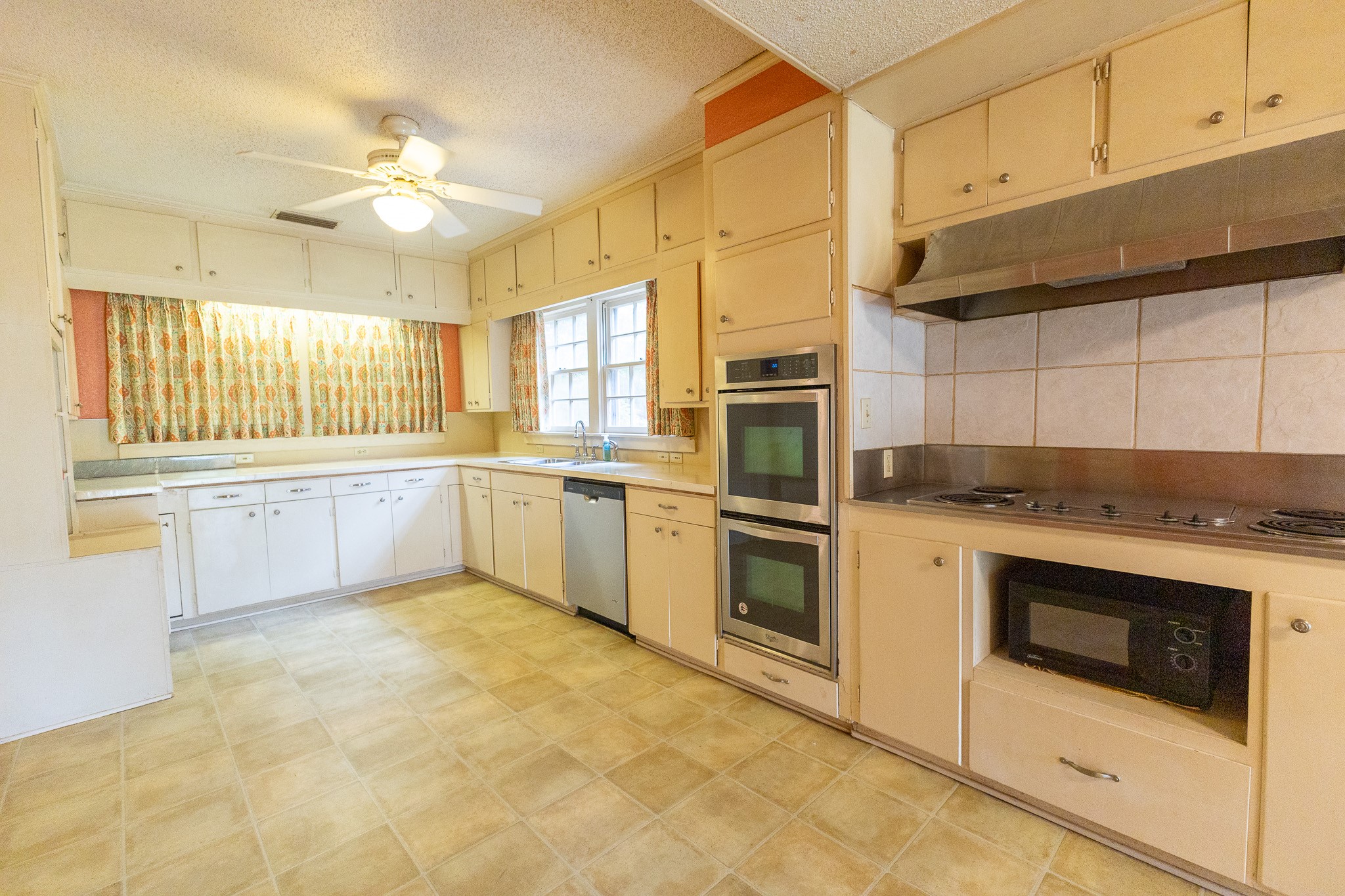 1001 W Walnut Street Coleman TX 76834