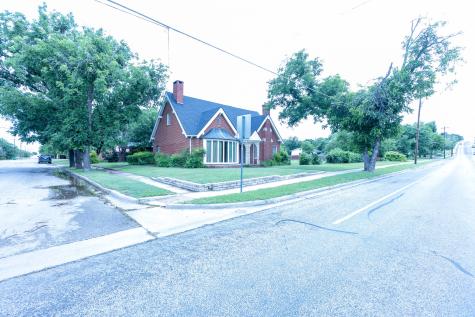 1001 W Walnut Street Coleman TX 76834