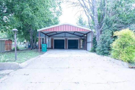 1001 W Walnut Street Coleman TX 76834