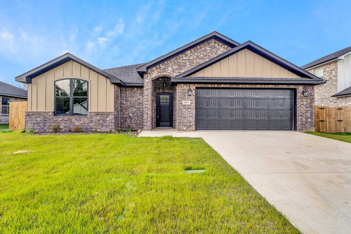 16013 Crossing Circle Lindale TX 75771