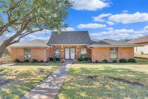 2825 Club Meadow Drive Garland TX 75043