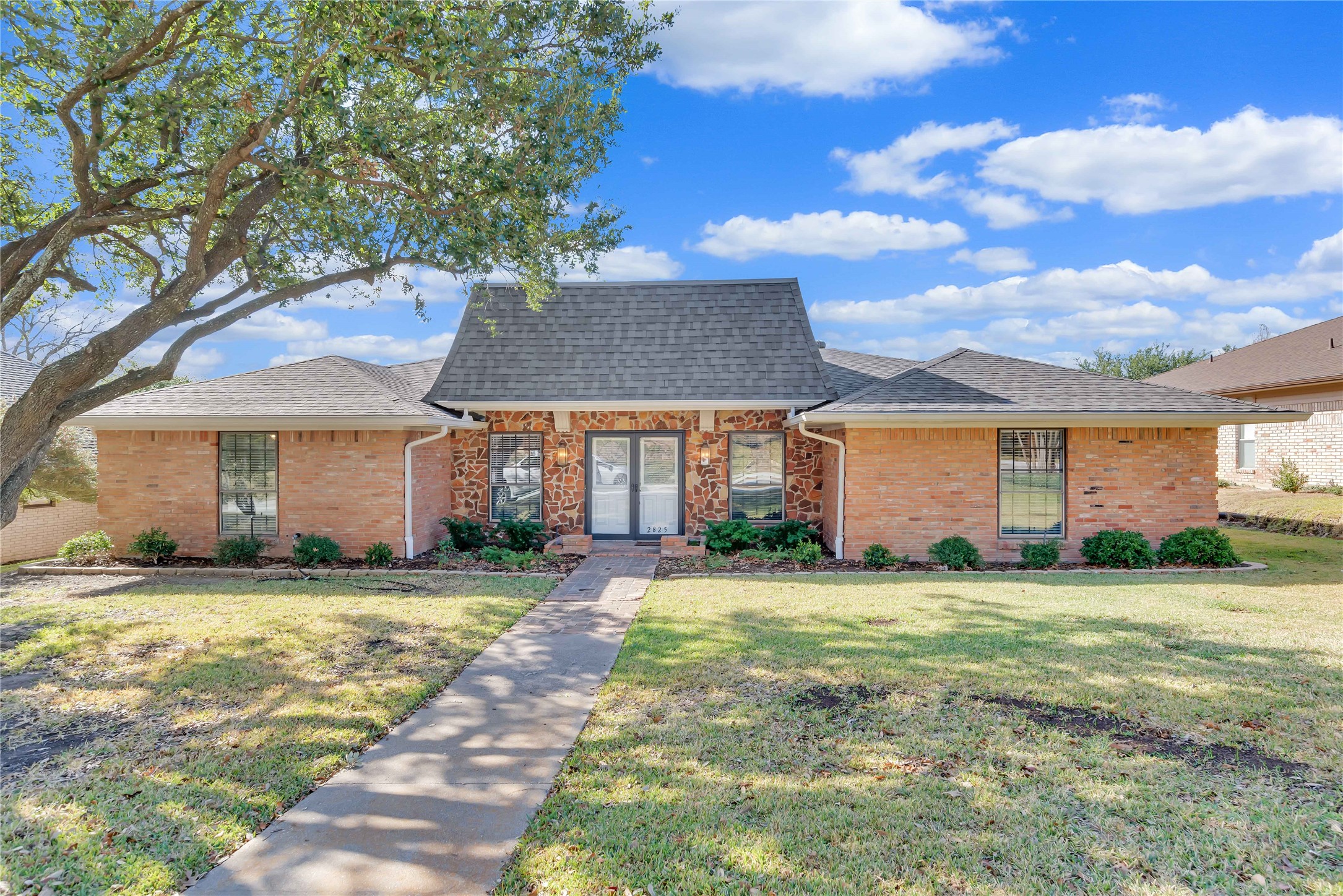 2825 Club Meadow Drive Garland TX 75043