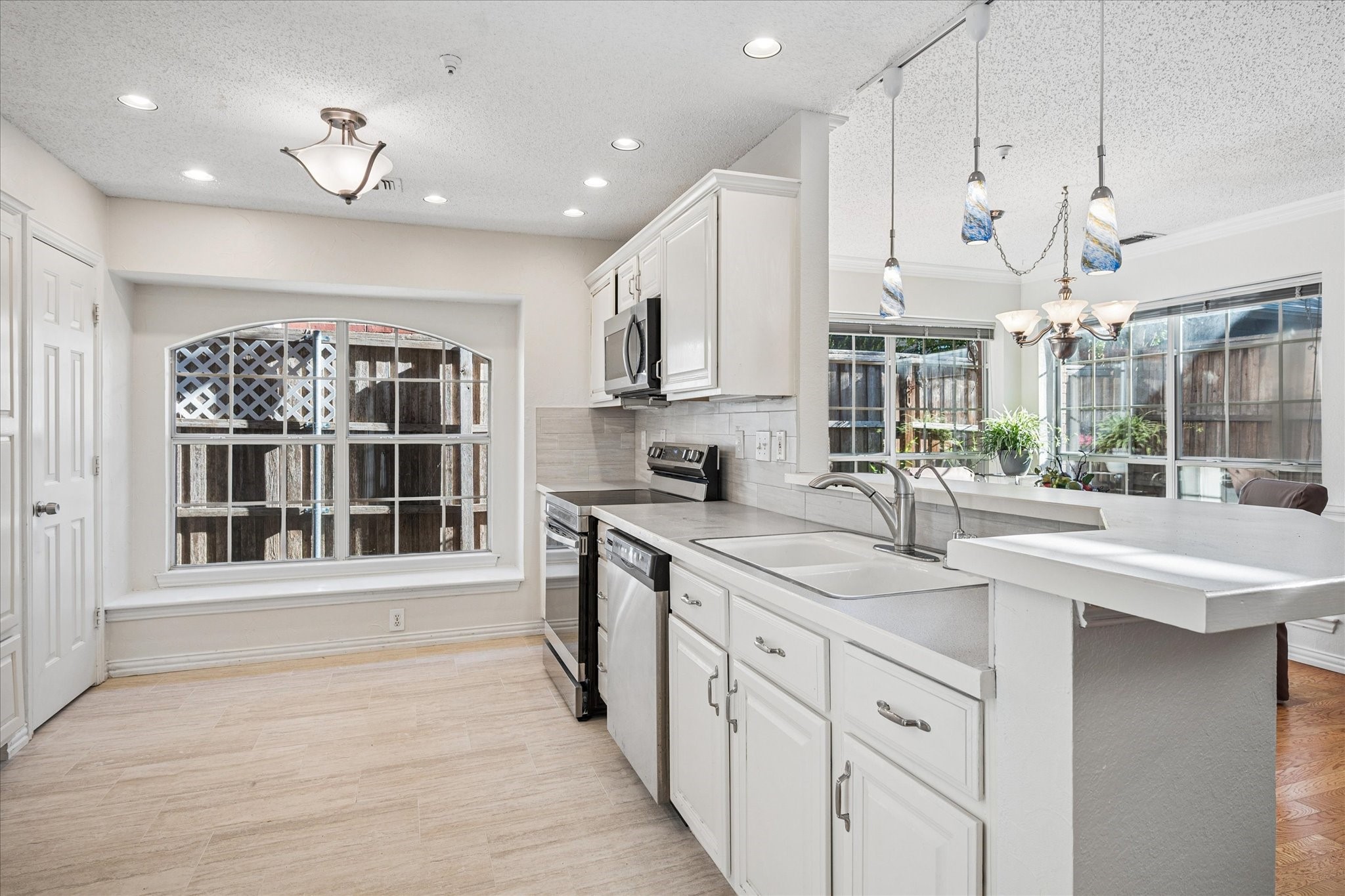 14592 Greenleaf Court Addison TX 75001
