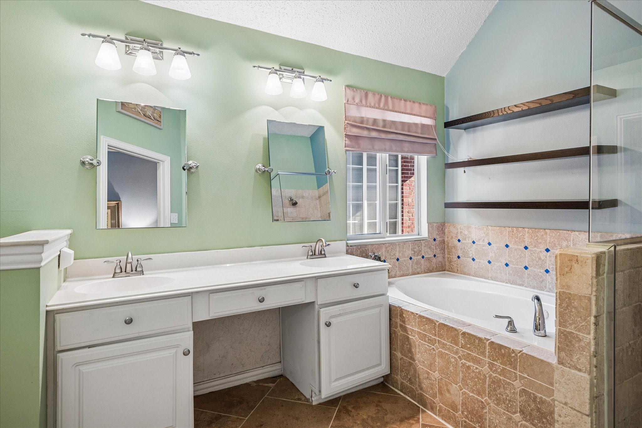 14592 Greenleaf Court Addison TX 75001