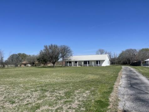 1411 Fox Lane Burleson TX 76028