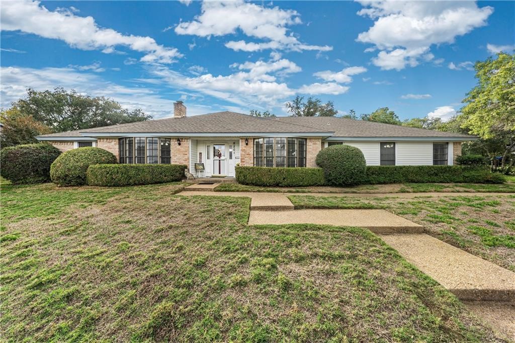 8201 Woodcreek Drive Woodway TX 76712