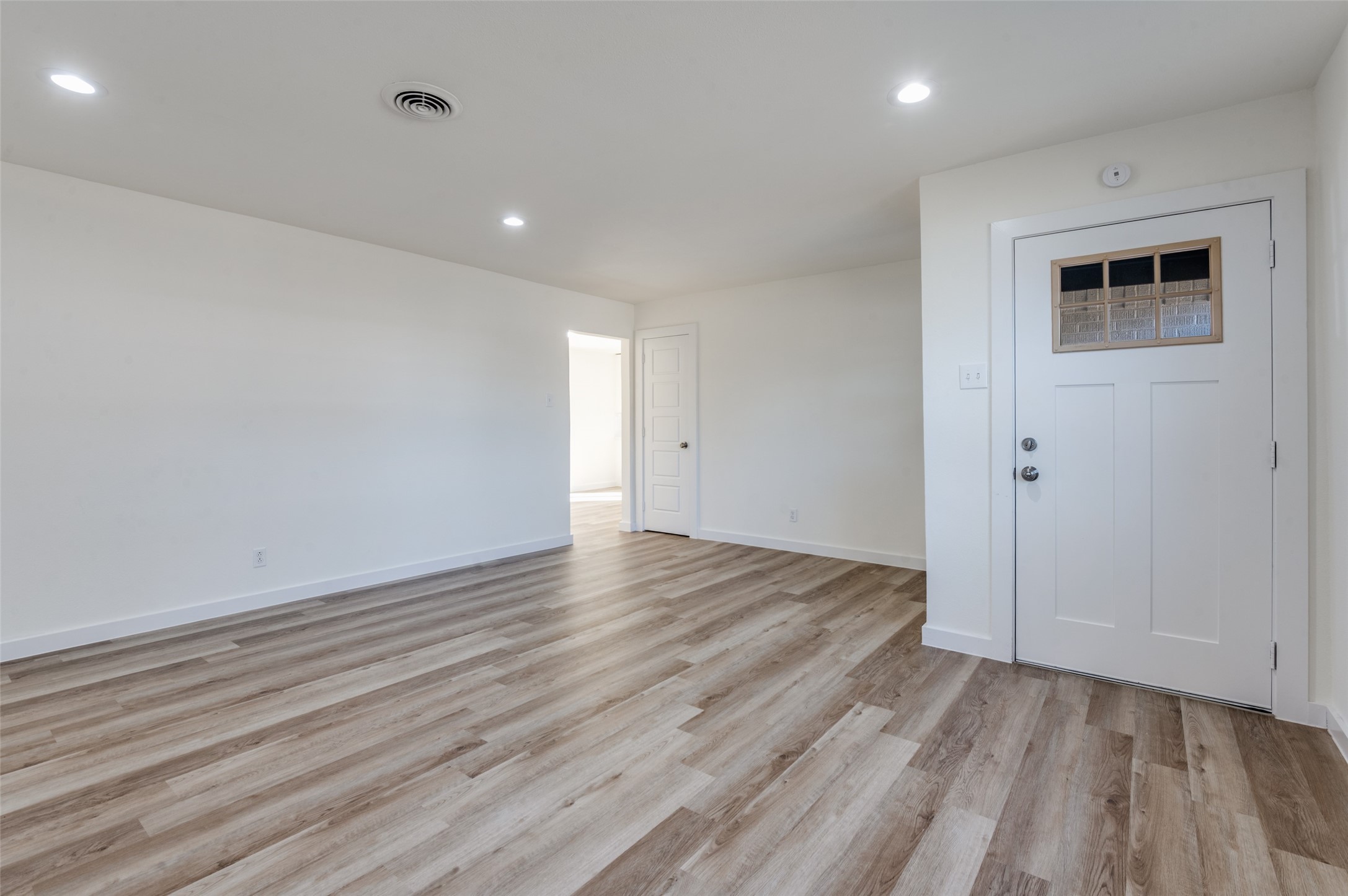 3072 Mark Twain Drive Farmers Branch TX 75234