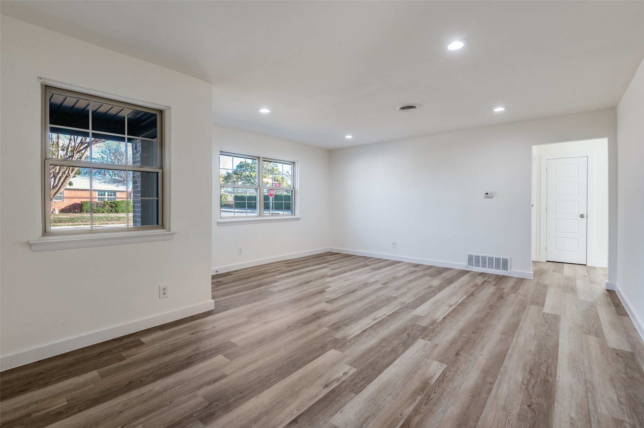 3072 Mark Twain Drive Farmers Branch TX 75234