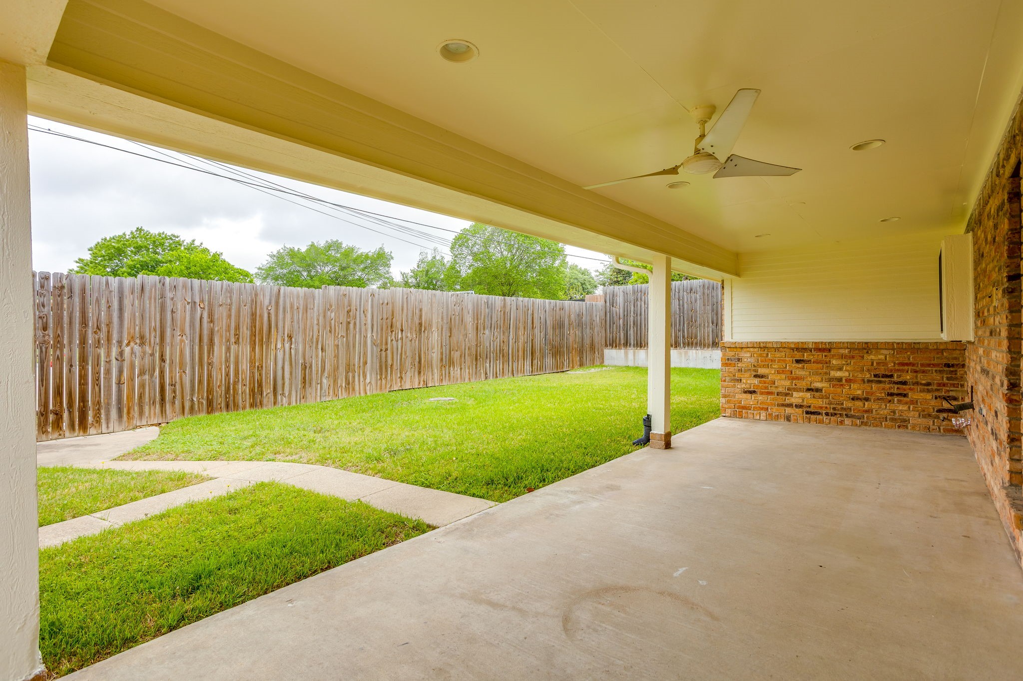 2317 Willow Oak Drive Irving TX 75060