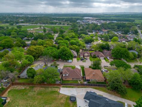 2317 Willow Oak Drive Irving TX 75060