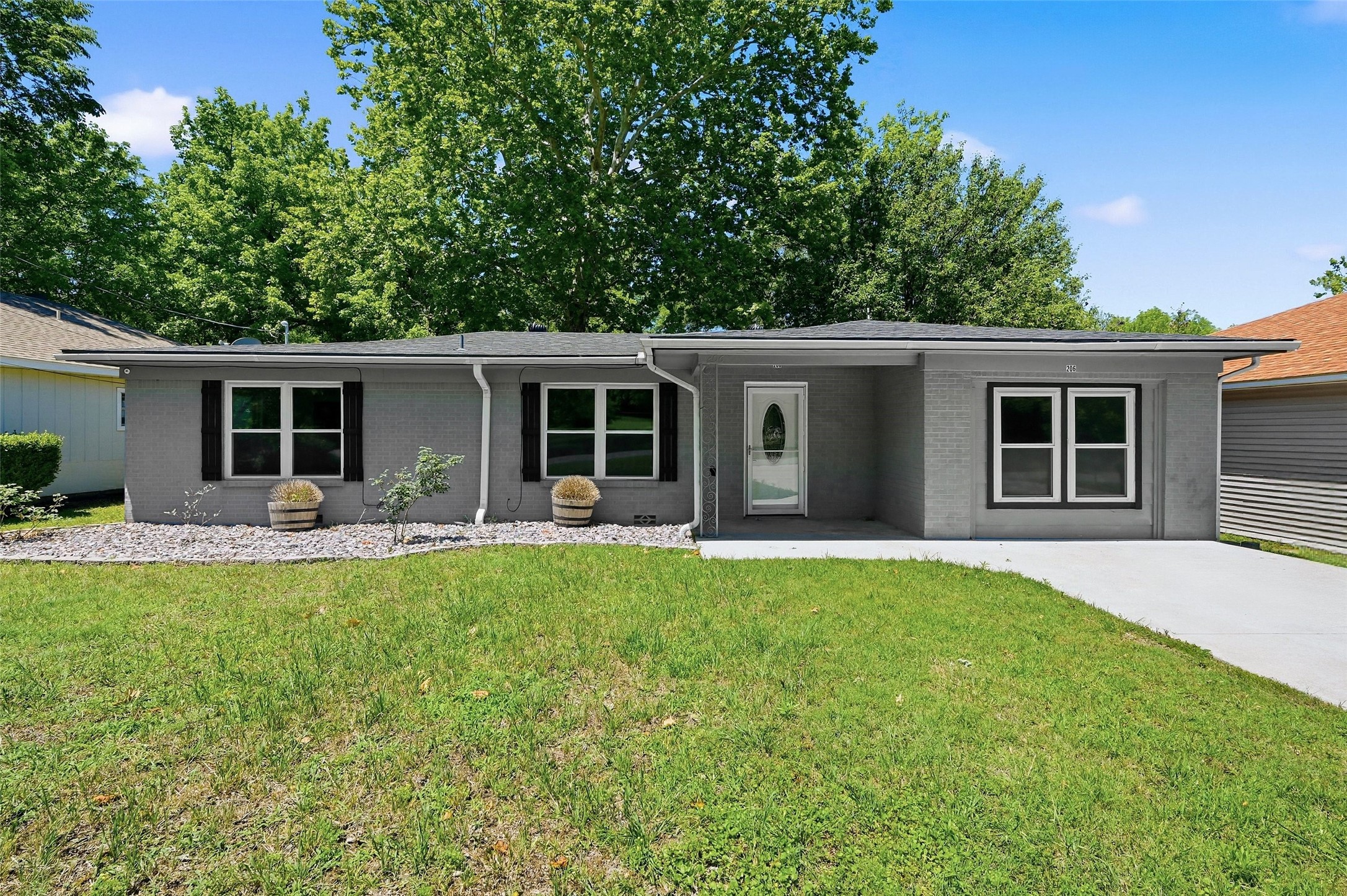 206 S Magnolia Street Pottsboro TX 75076
