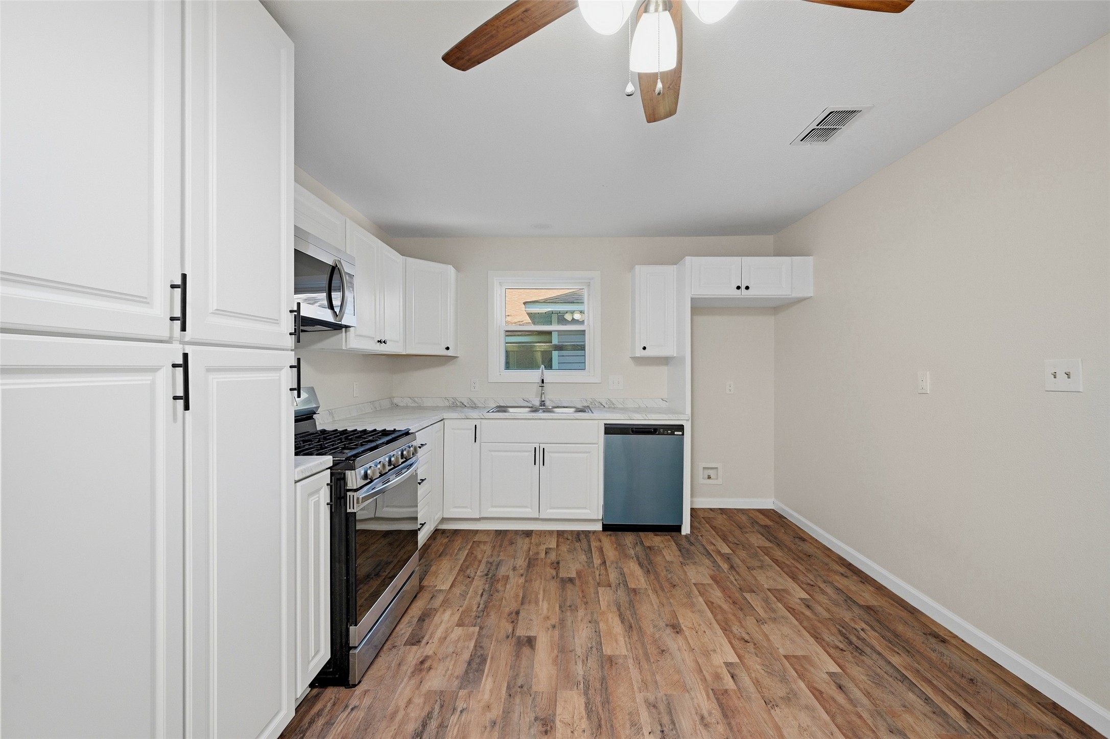 206 S Magnolia Street Pottsboro TX 75076