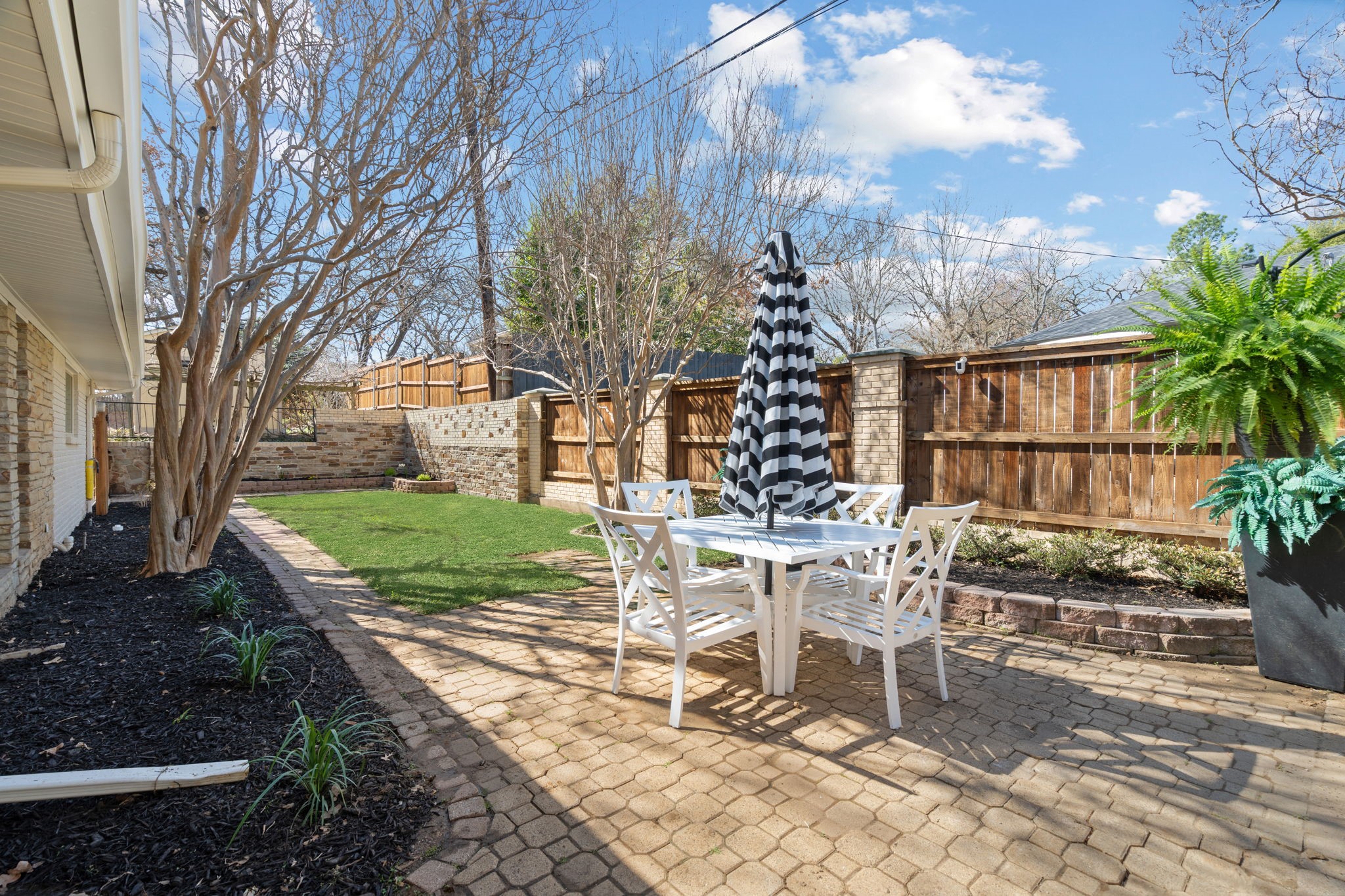 1306 Driftwood Drive Euless TX 76040