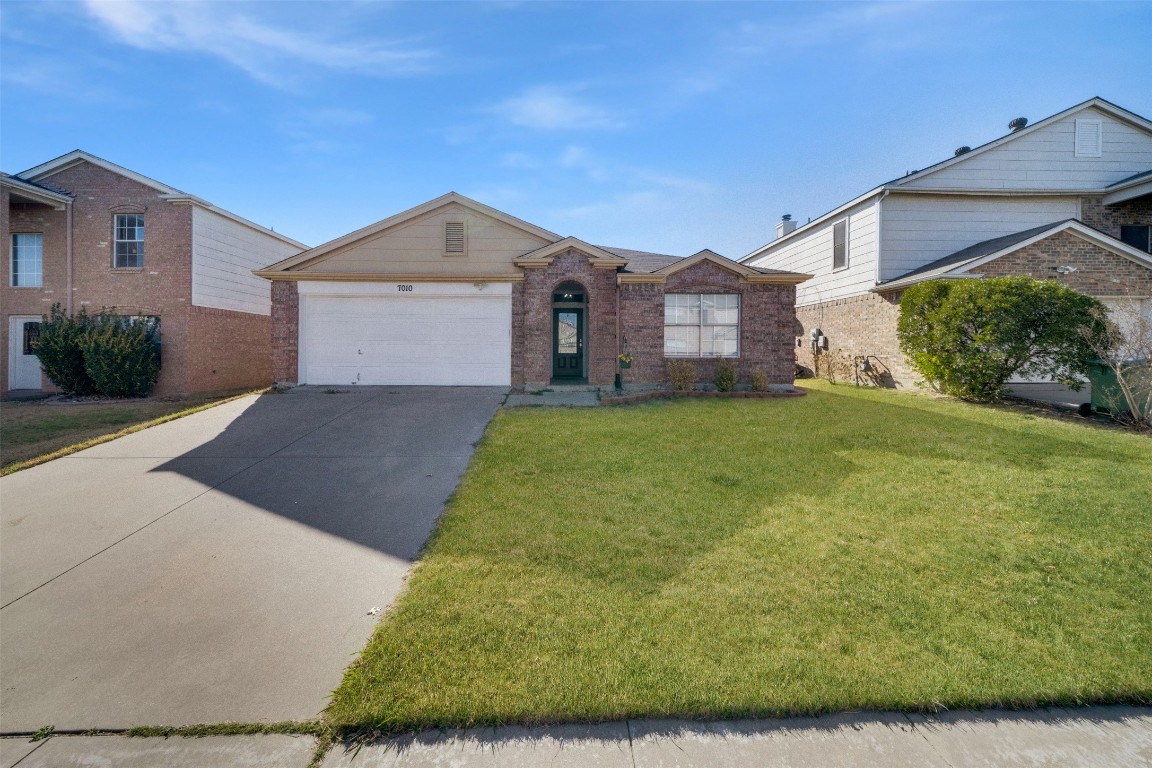 7010 Glenshire Drive Arlington TX 76002