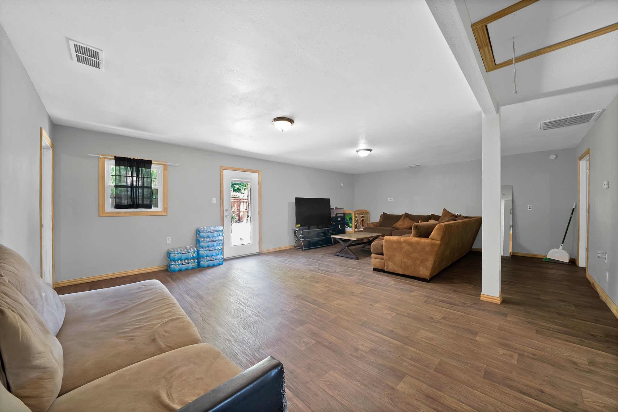 409 Roberts Avenue Irving TX 75060