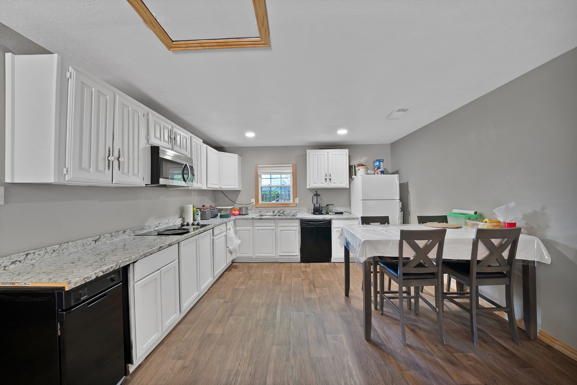 409 Roberts Avenue Irving TX 75060