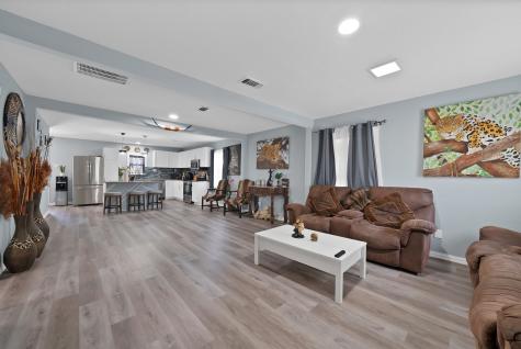 409 Roberts Avenue Irving TX 75060