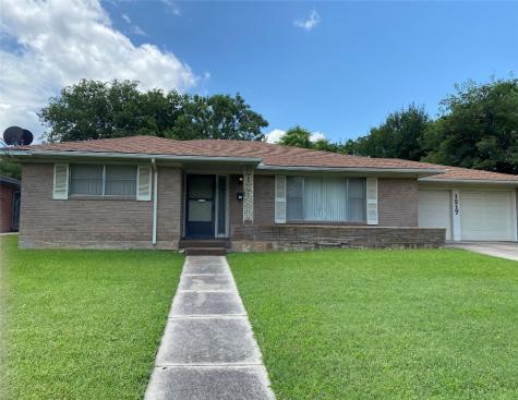 1217 Elmwood Street Gainesville TX 76240