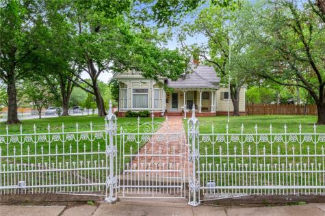 210 NW 7th Street Hubbard TX 76648