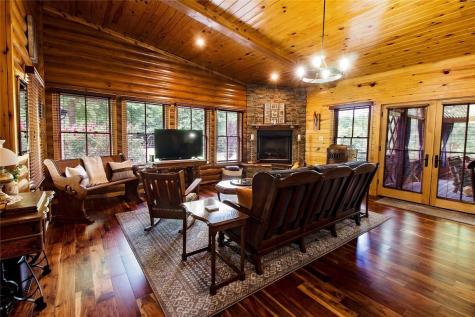 2680 County Road 2010 Ravenna TX 75476