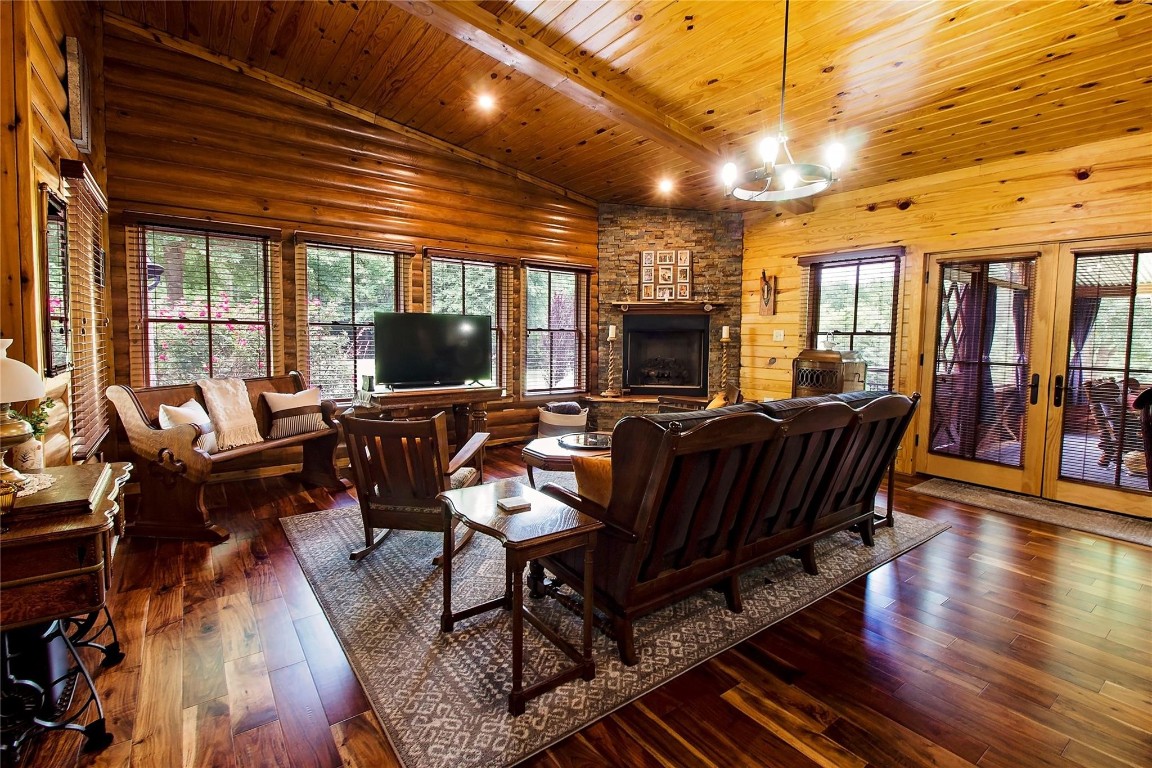 2680 County Road 2010 Ravenna TX 75476