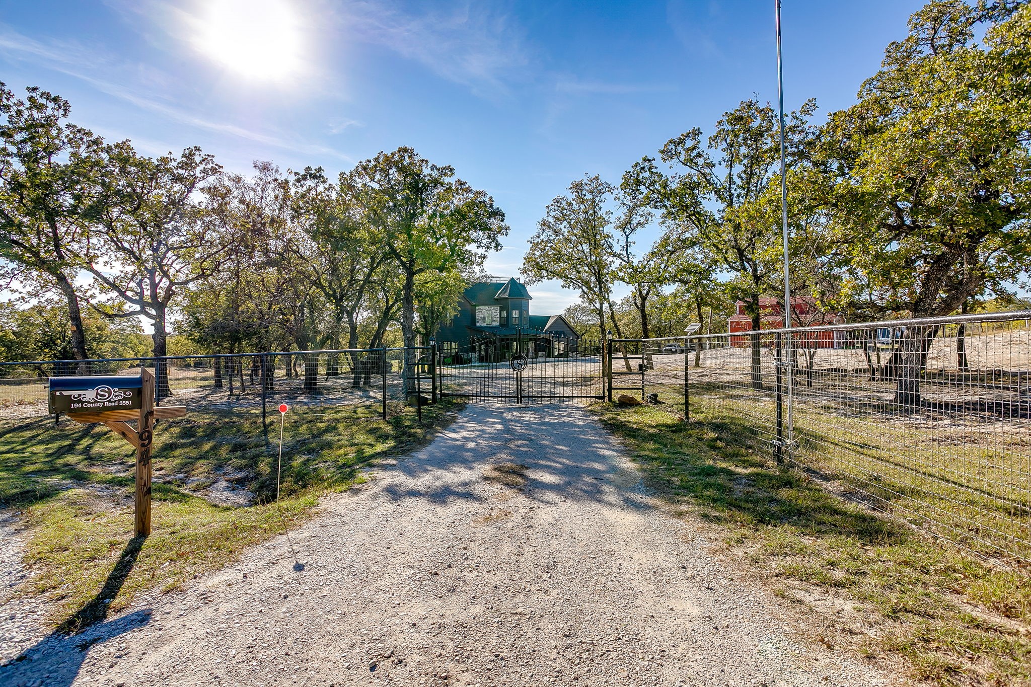 194 County Road 3551 Paradise TX 76073