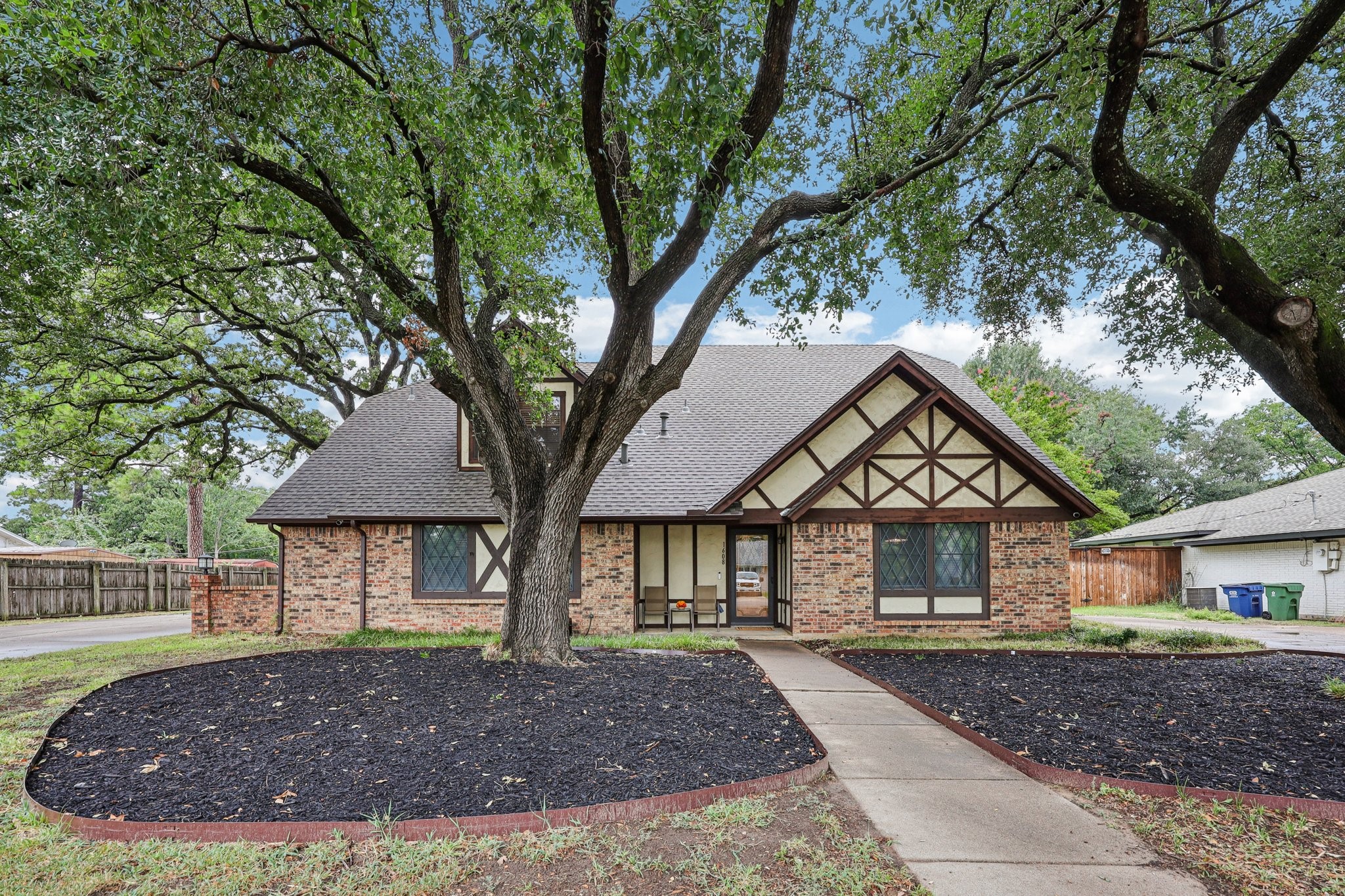 1608 Lillian Avenue Pantego TX 76013