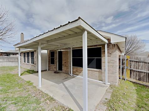 617 Oak Hollow Trail Saginaw TX 76179
