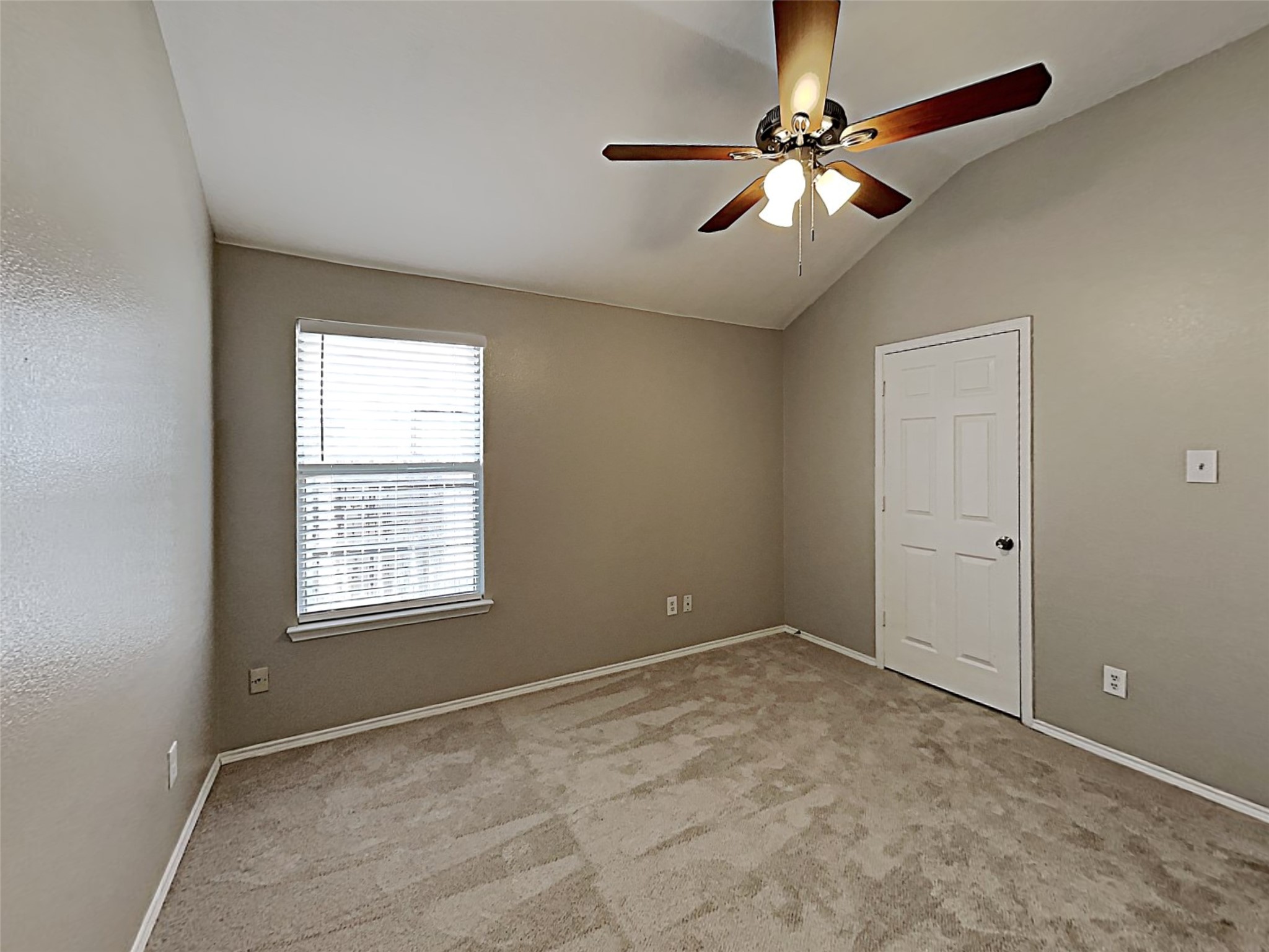 617 Oak Hollow Trail Saginaw TX 76179