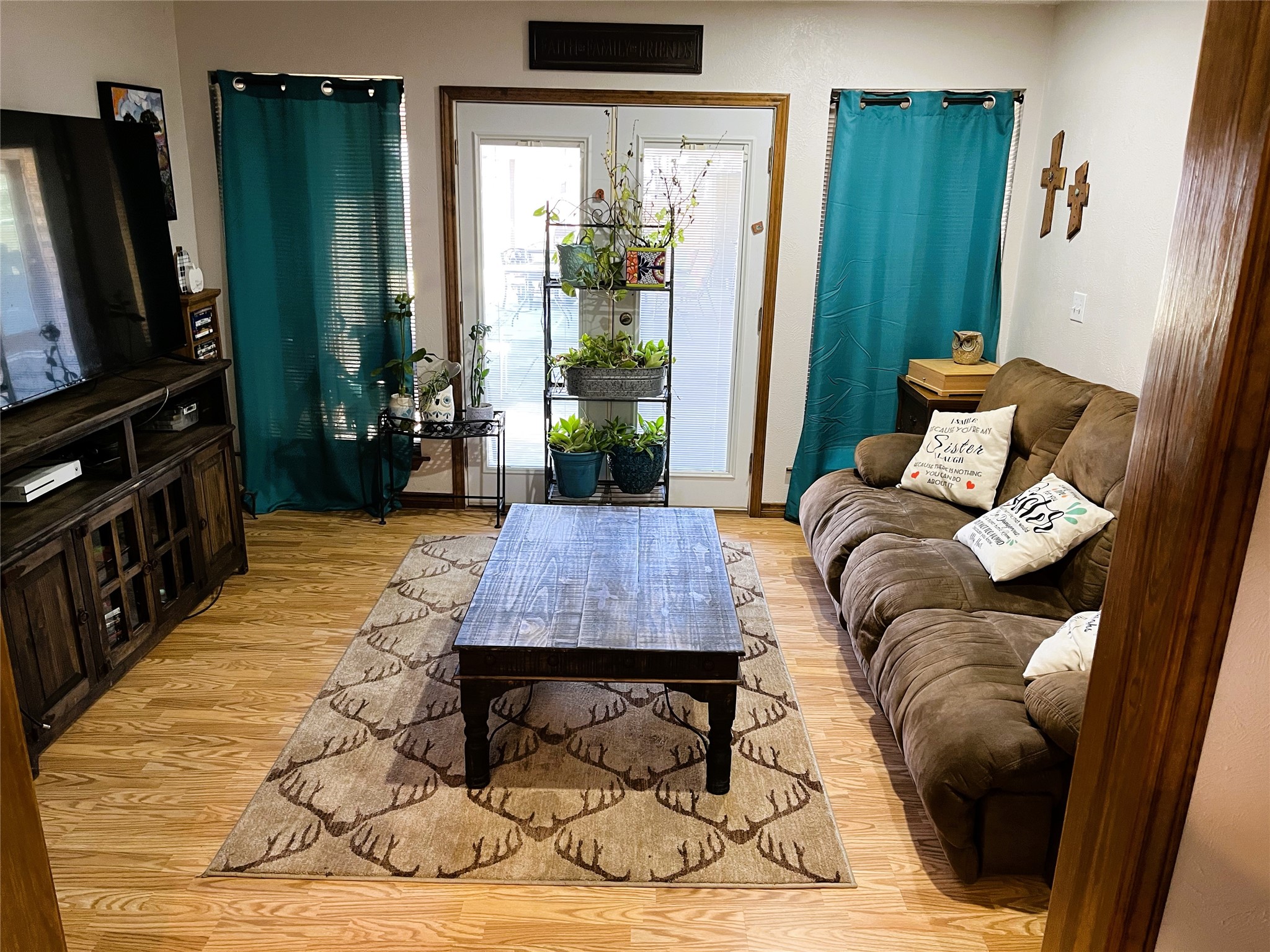 203 Jane Street Groesbeck TX 76642