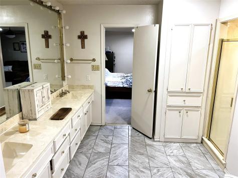 203 Jane Street Groesbeck TX 76642