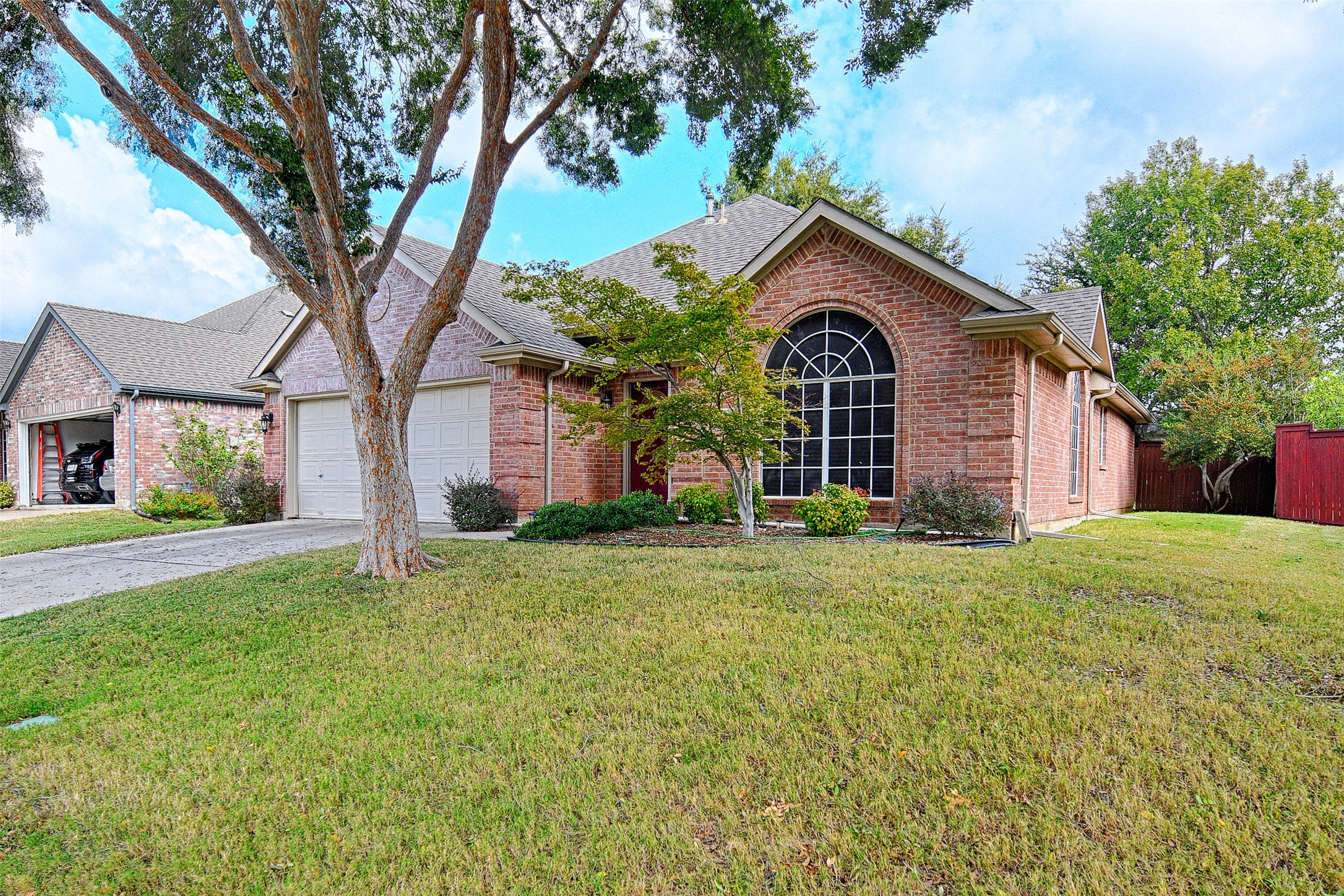 10106 Green Court Irving TX 75063