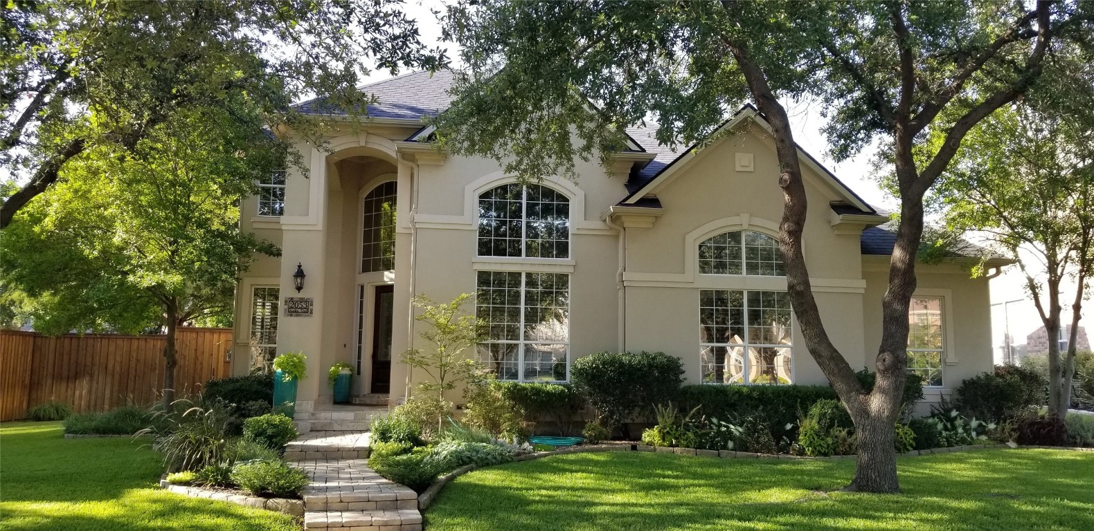 2053 Azalea Trail Irving TX 75063