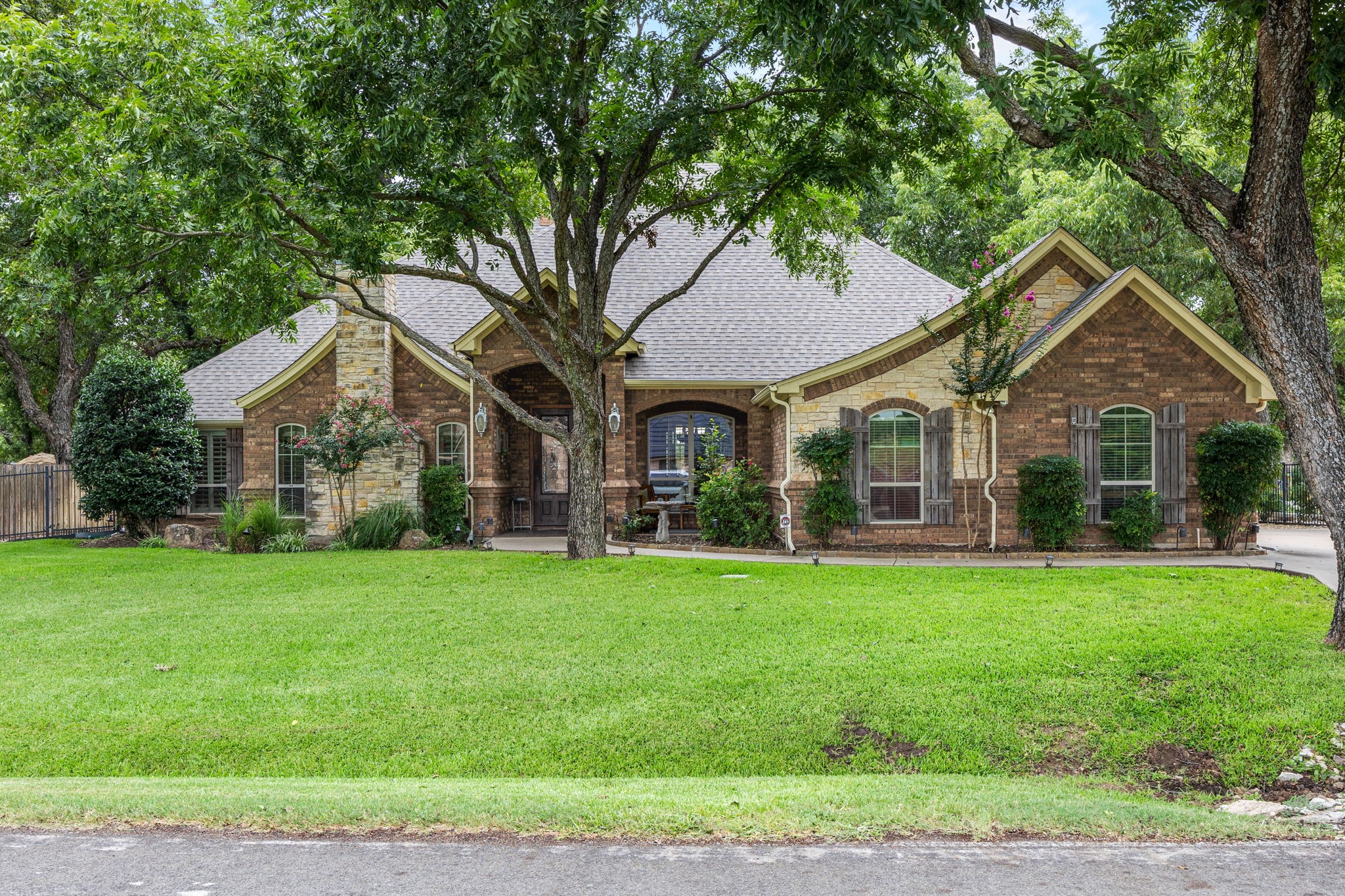 8821 Ravenswood Road Granbury TX 76049