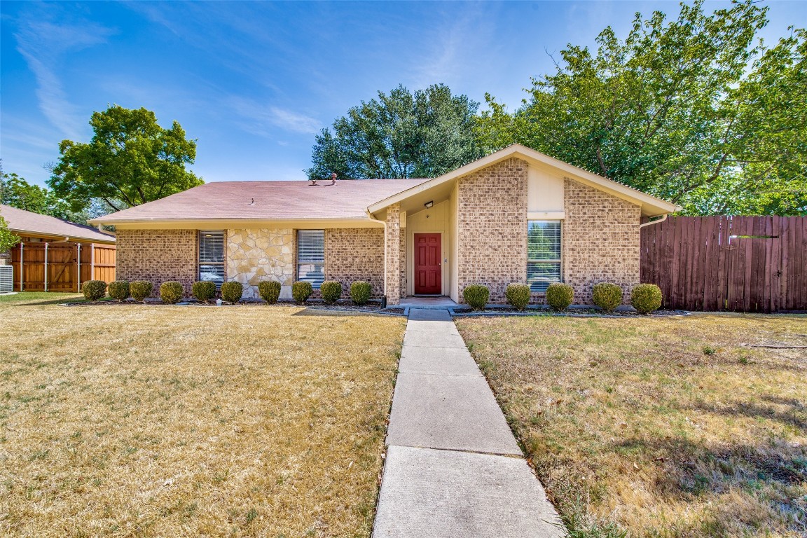 5525 Hidalgo Court Garland TX 75043