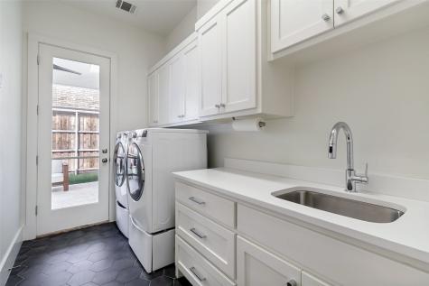 7533 Garonne Street Dallas TX 75231