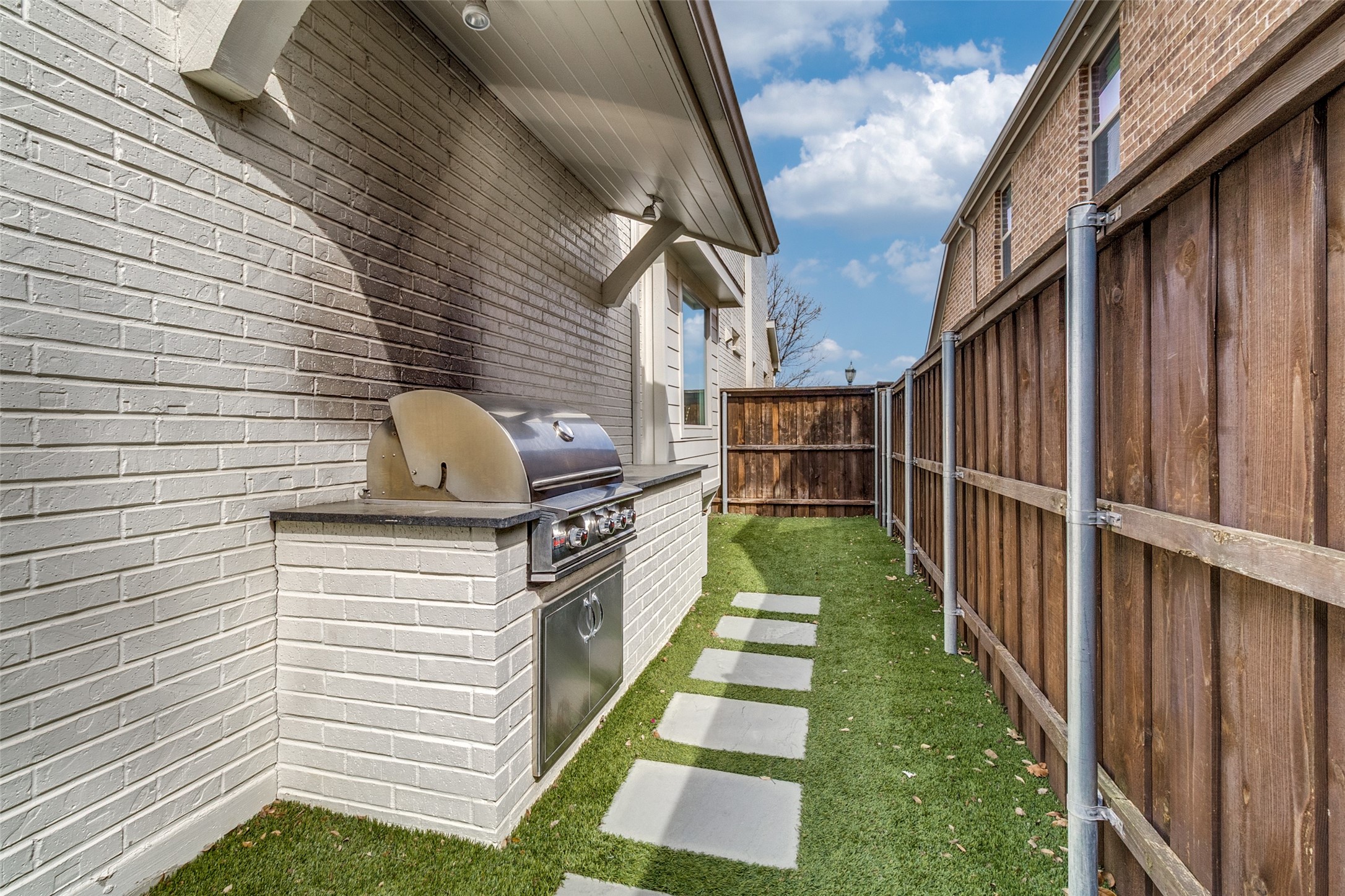 7533 Garonne Street Dallas TX 75231