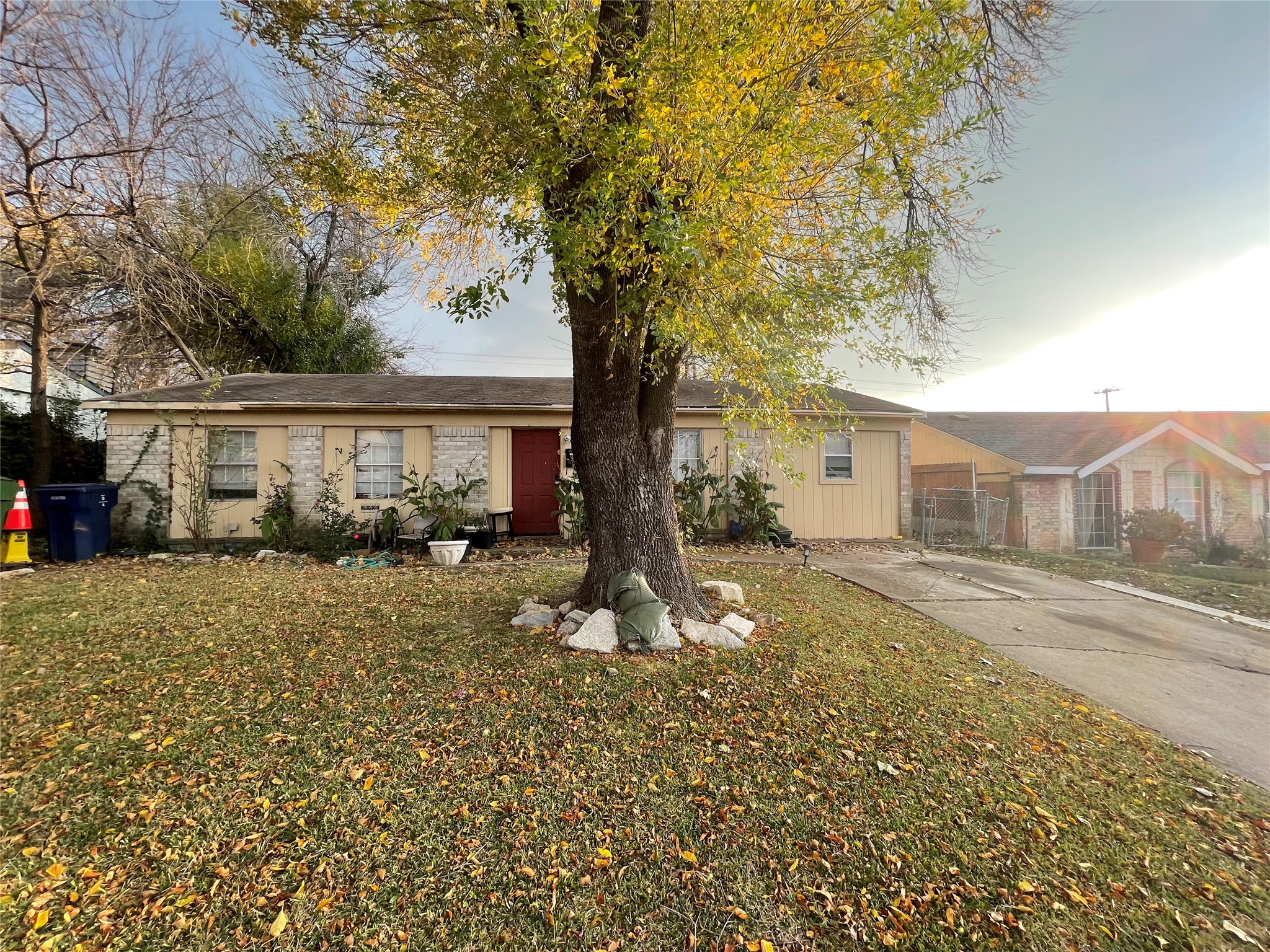 914 Montclair Drive Garland TX 75040