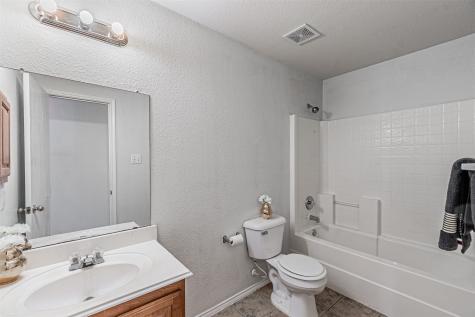 7804 Hidden Path Lane Denton TX 76210