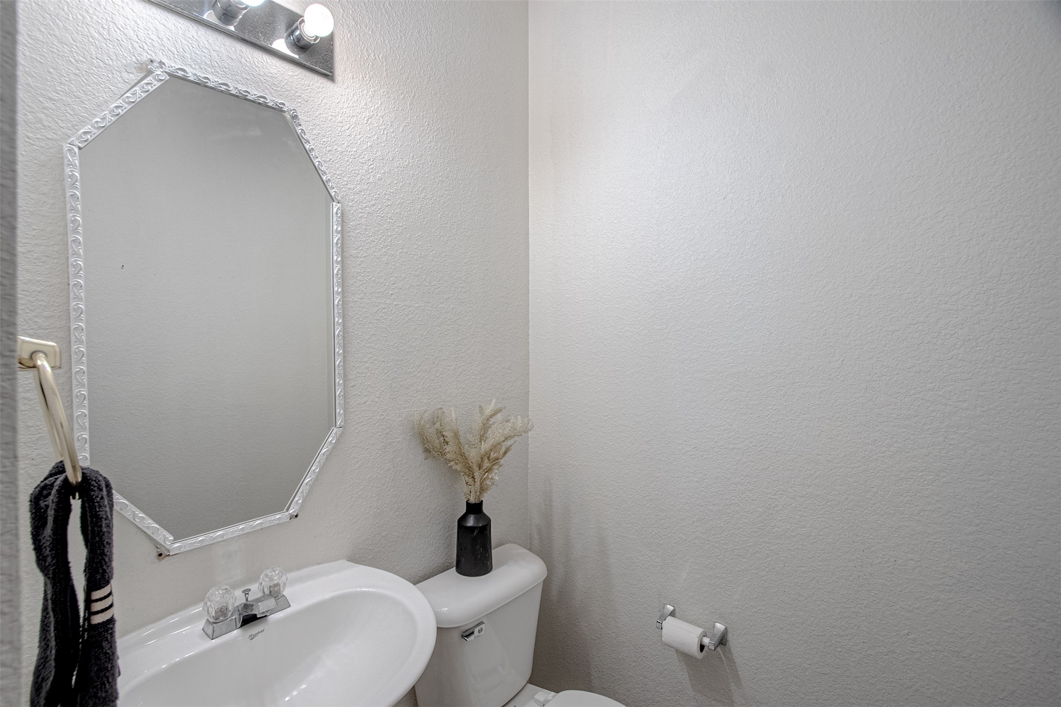 7804 Hidden Path Lane Denton TX 76210