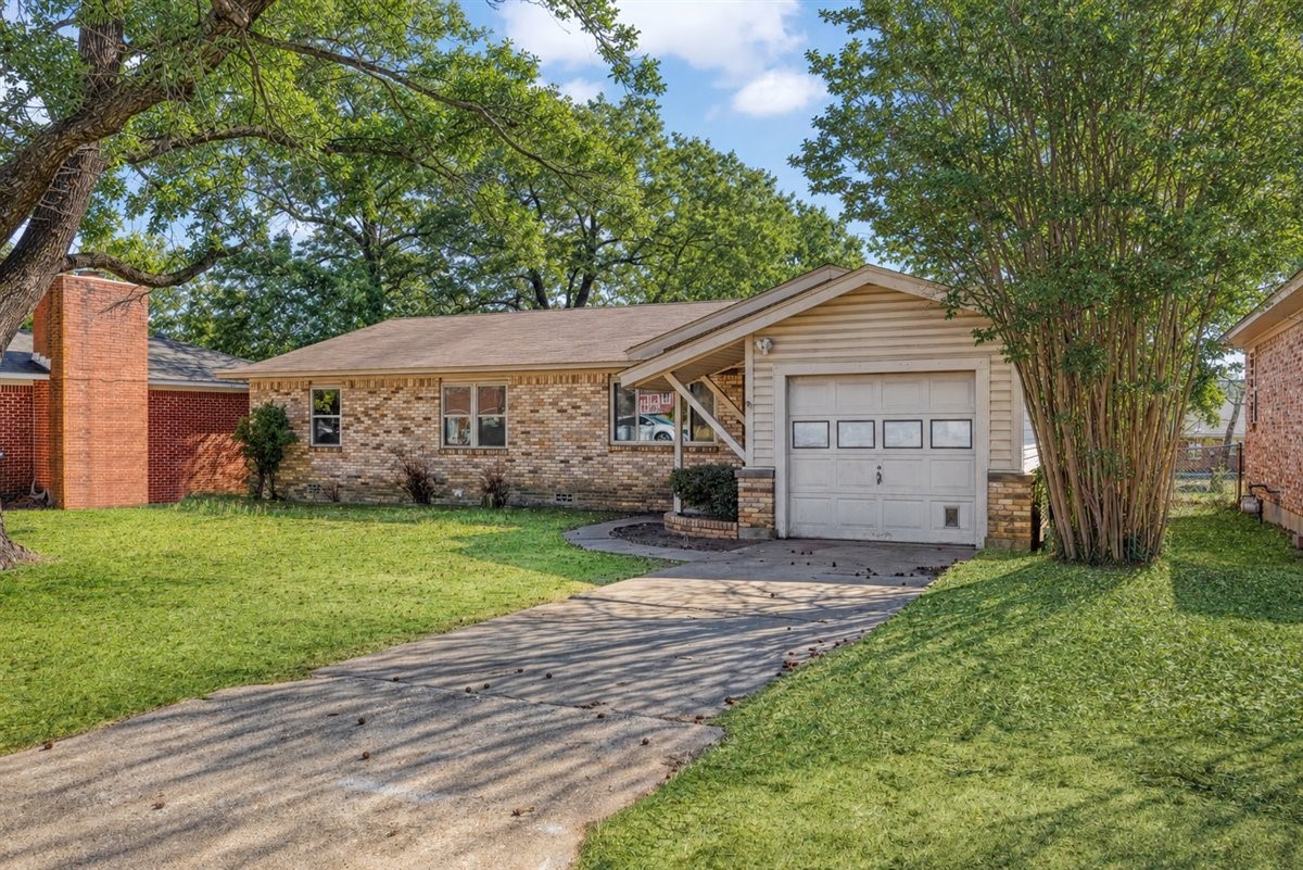 2922 Stafford Drive Denison TX 75020