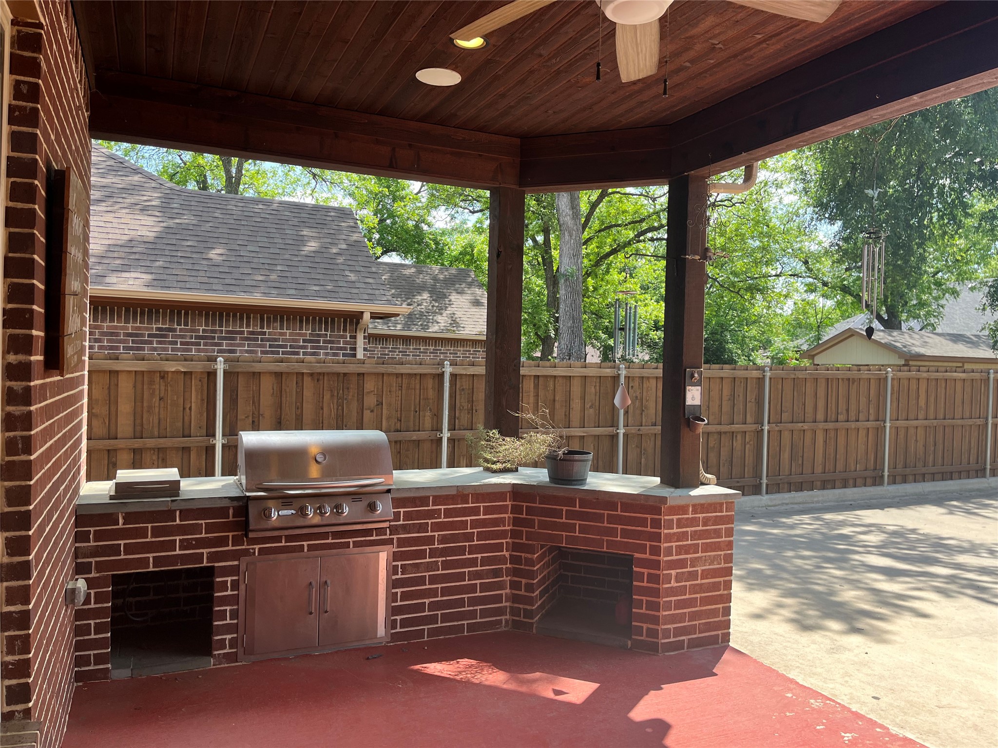 337 Lucille Street Irving TX 75060