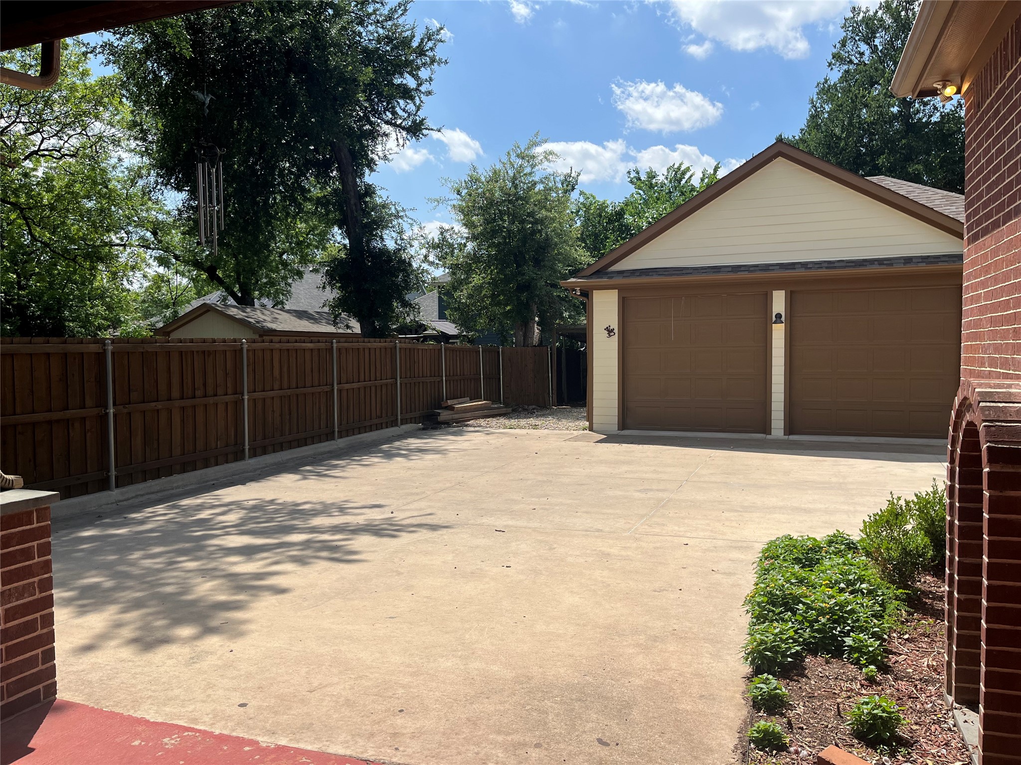 337 Lucille Street Irving TX 75060