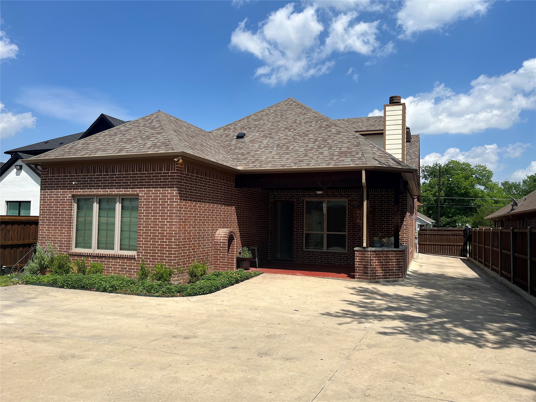 337 Lucille Street Irving TX 75060