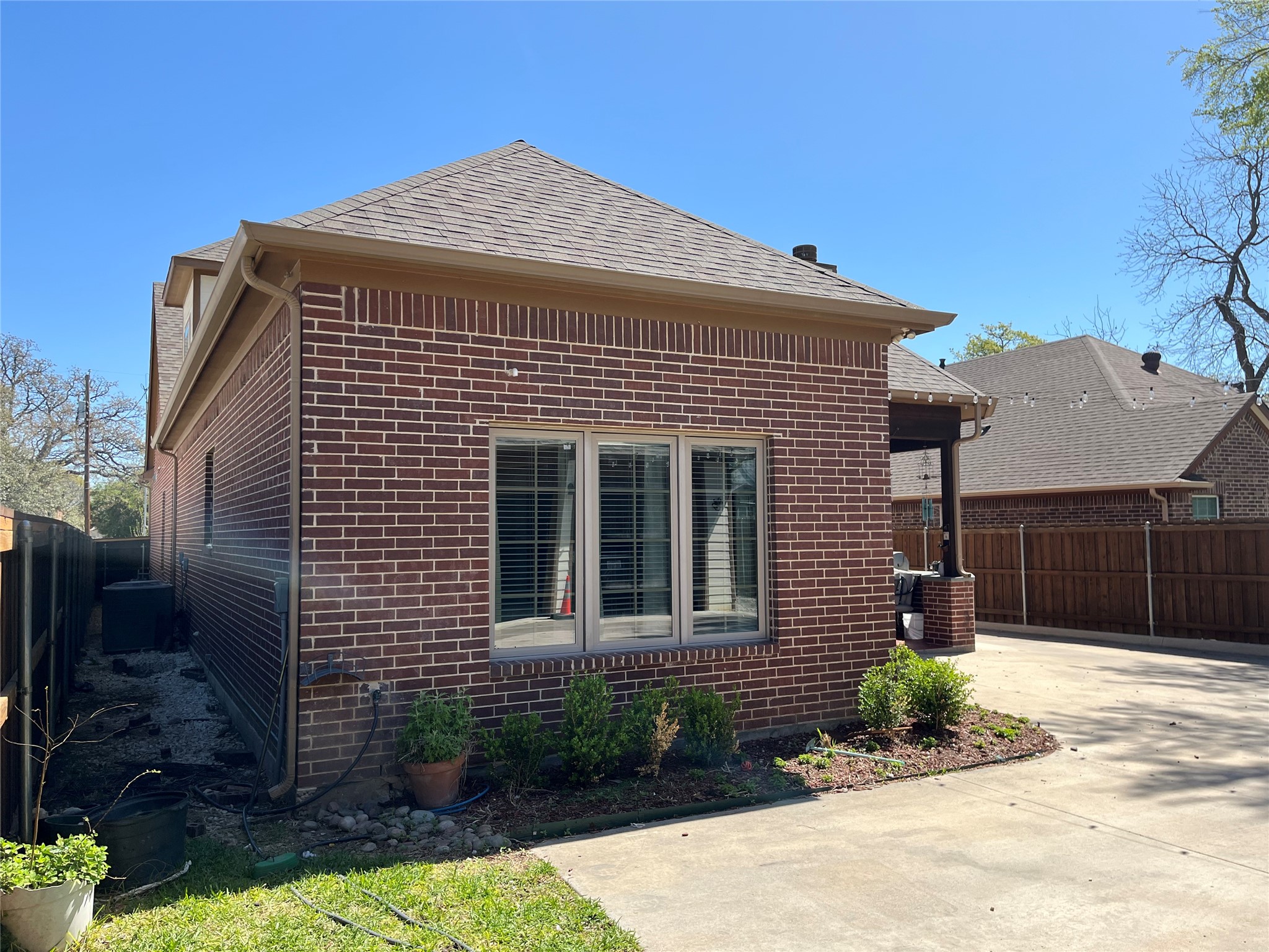 337 Lucille Street Irving TX 75060