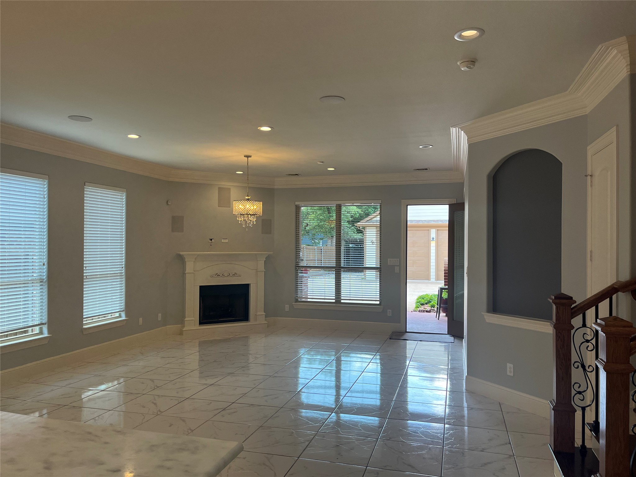 337 Lucille Street Irving TX 75060