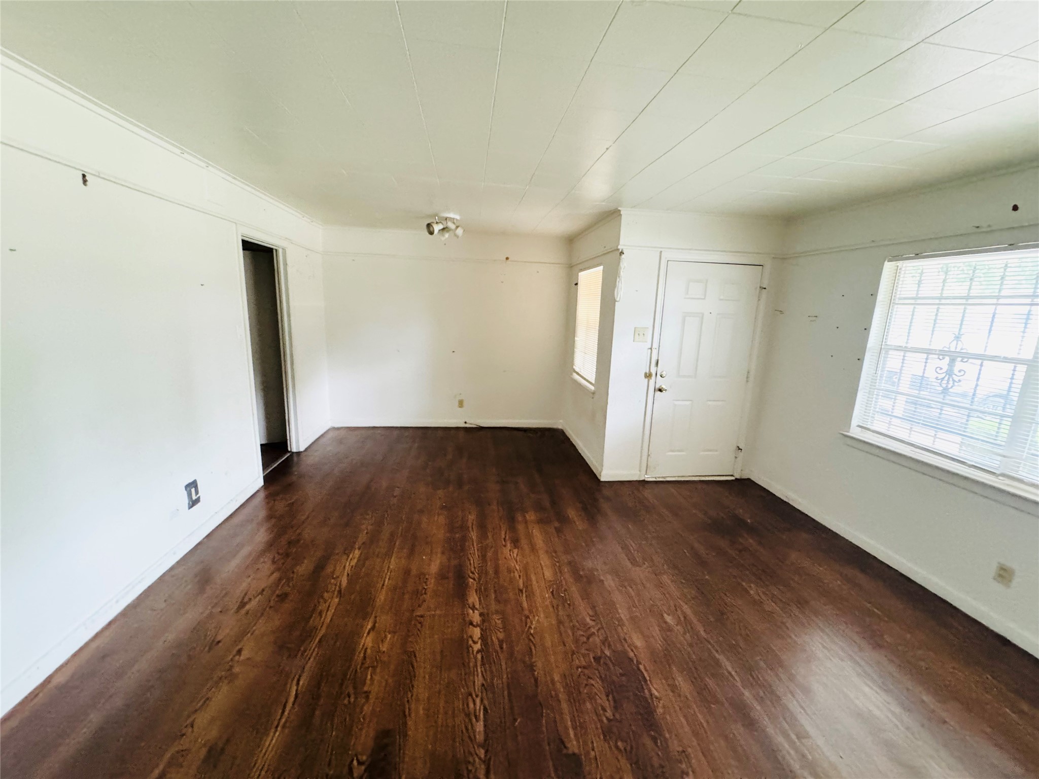 10568 Ferguson Road Dallas TX 75228