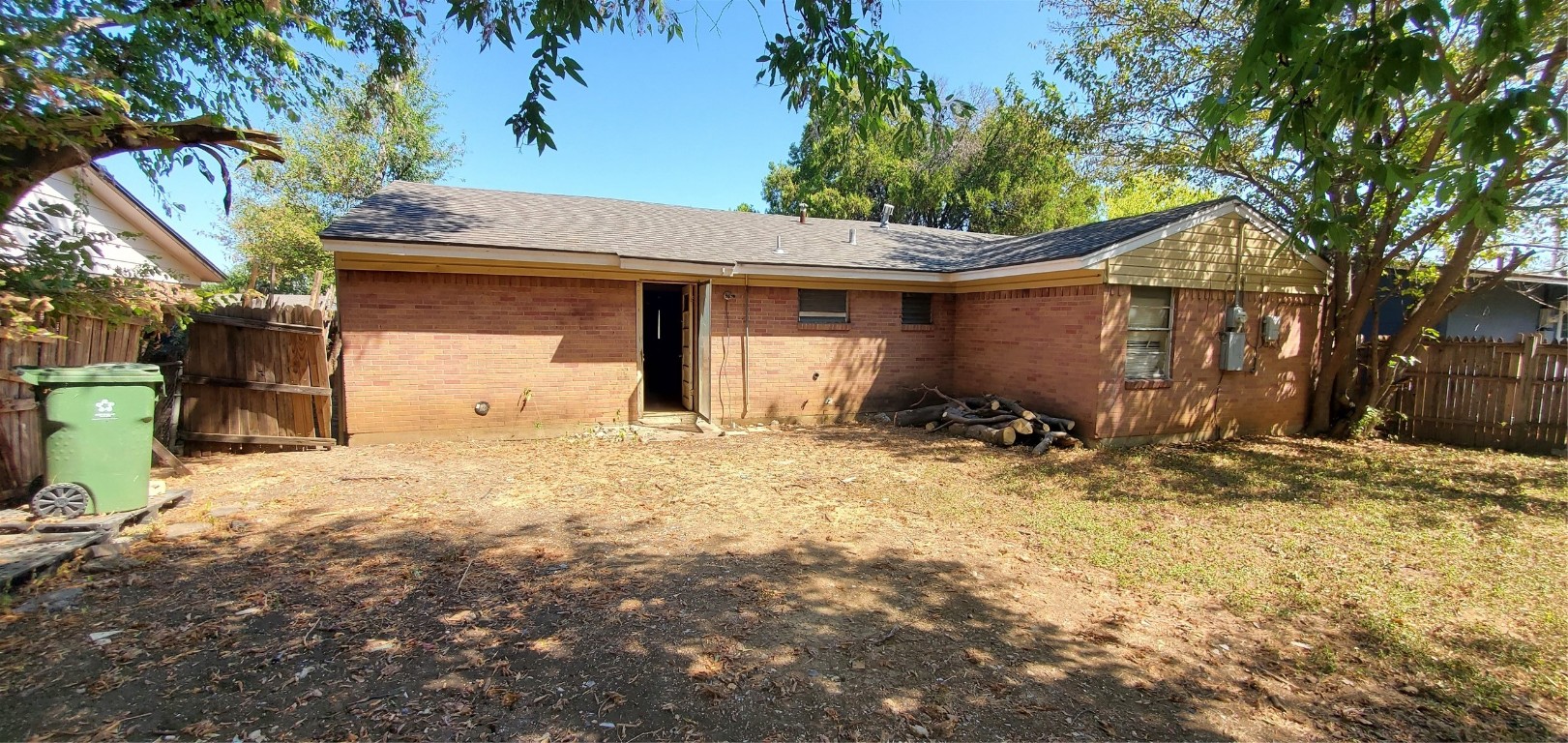 1916 Glenhaven Street Arlington TX 76010