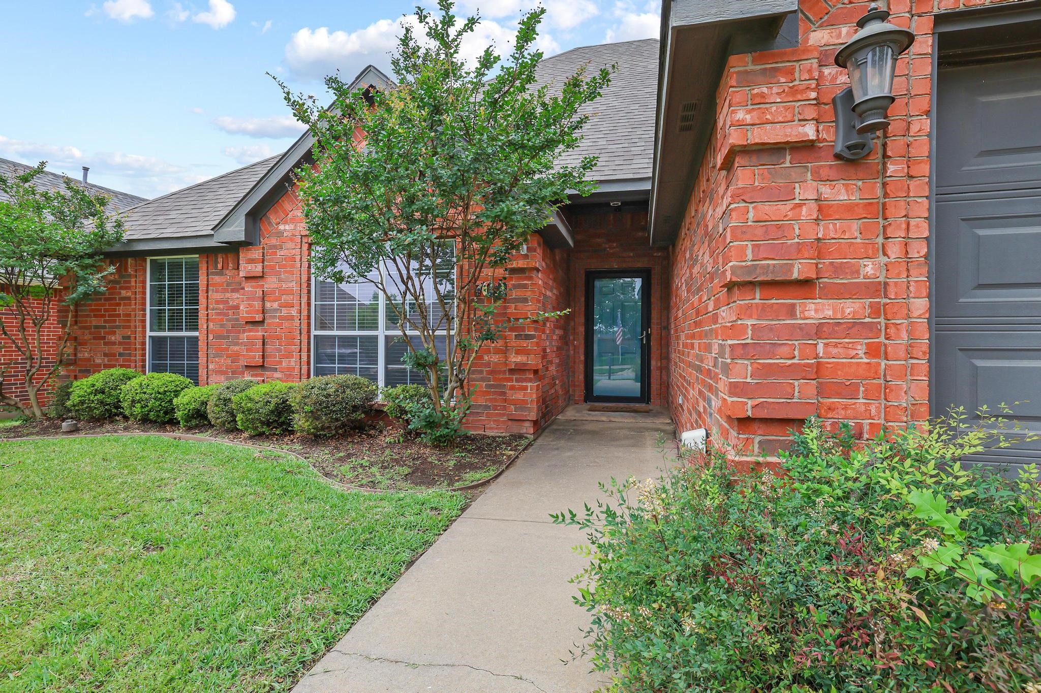702 Madison Place Sherman TX 75092